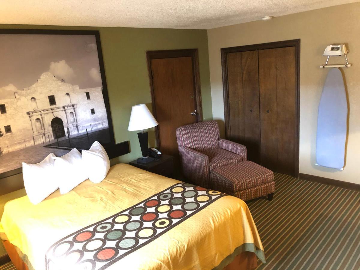 Super 8 By Wyndham Harrison Ar Motel Buitenkant foto
